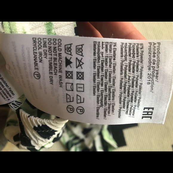 🌴 Tropical Print Shorts 🌴 - Picture 4 of 4